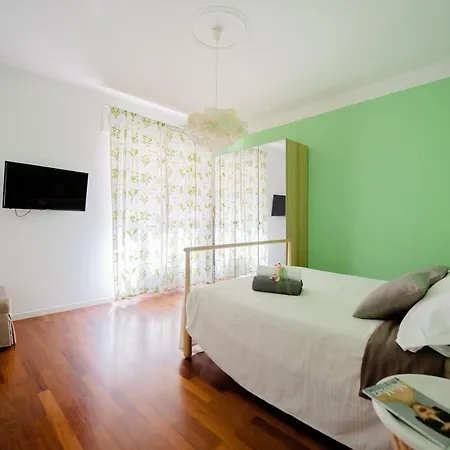 Via Alessandro Volta *